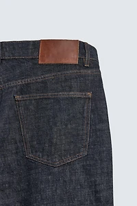BUTTON-FRONT LOOSE FIT JEANS