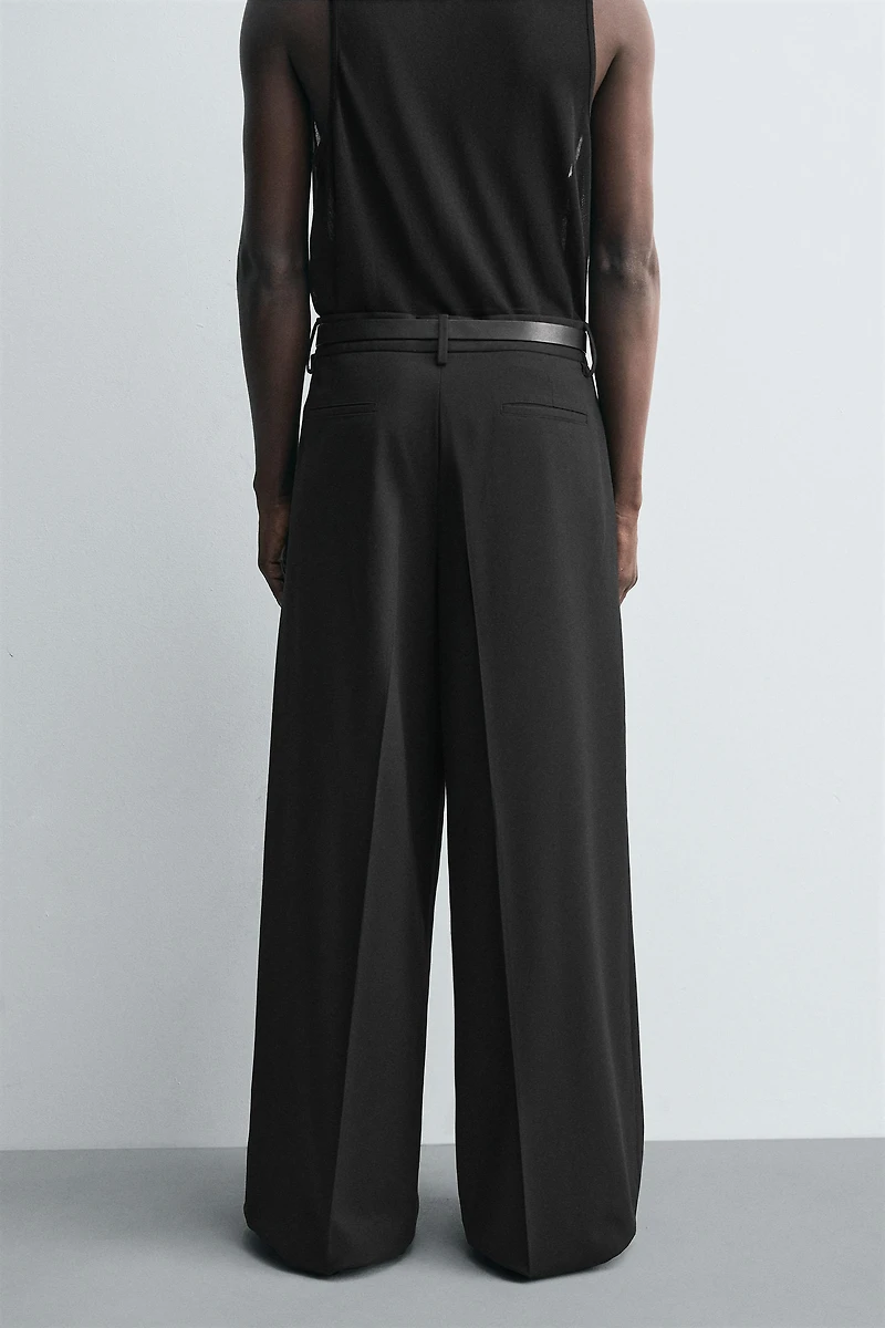 PLEATED WIDE FIT PANTS