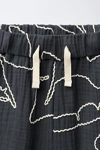 TEXTURED EMBROIDERED SHORTS