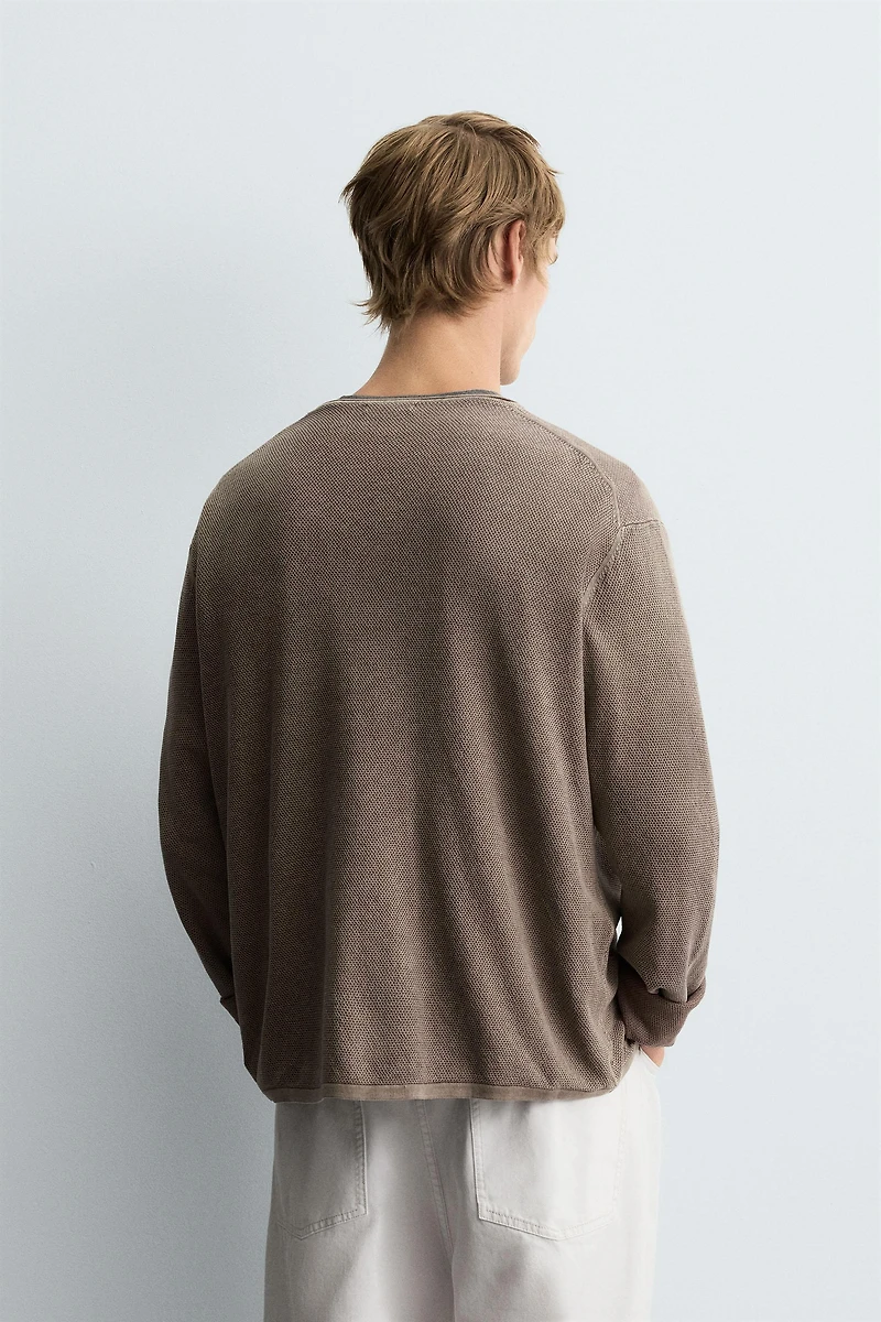 WASHED TEXTURED SWEATER