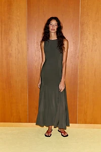 FLOWY LONG DRESS