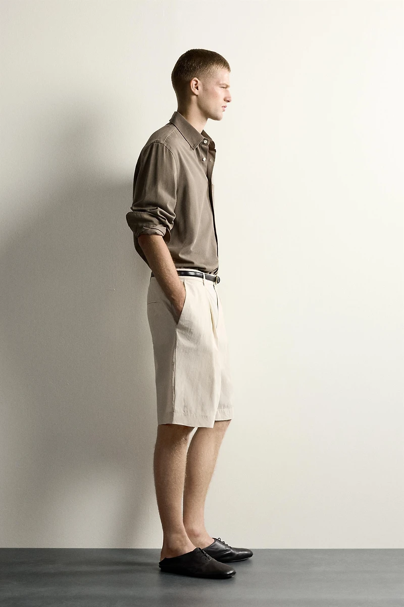WIDE-FIT PLEATED SHORTS