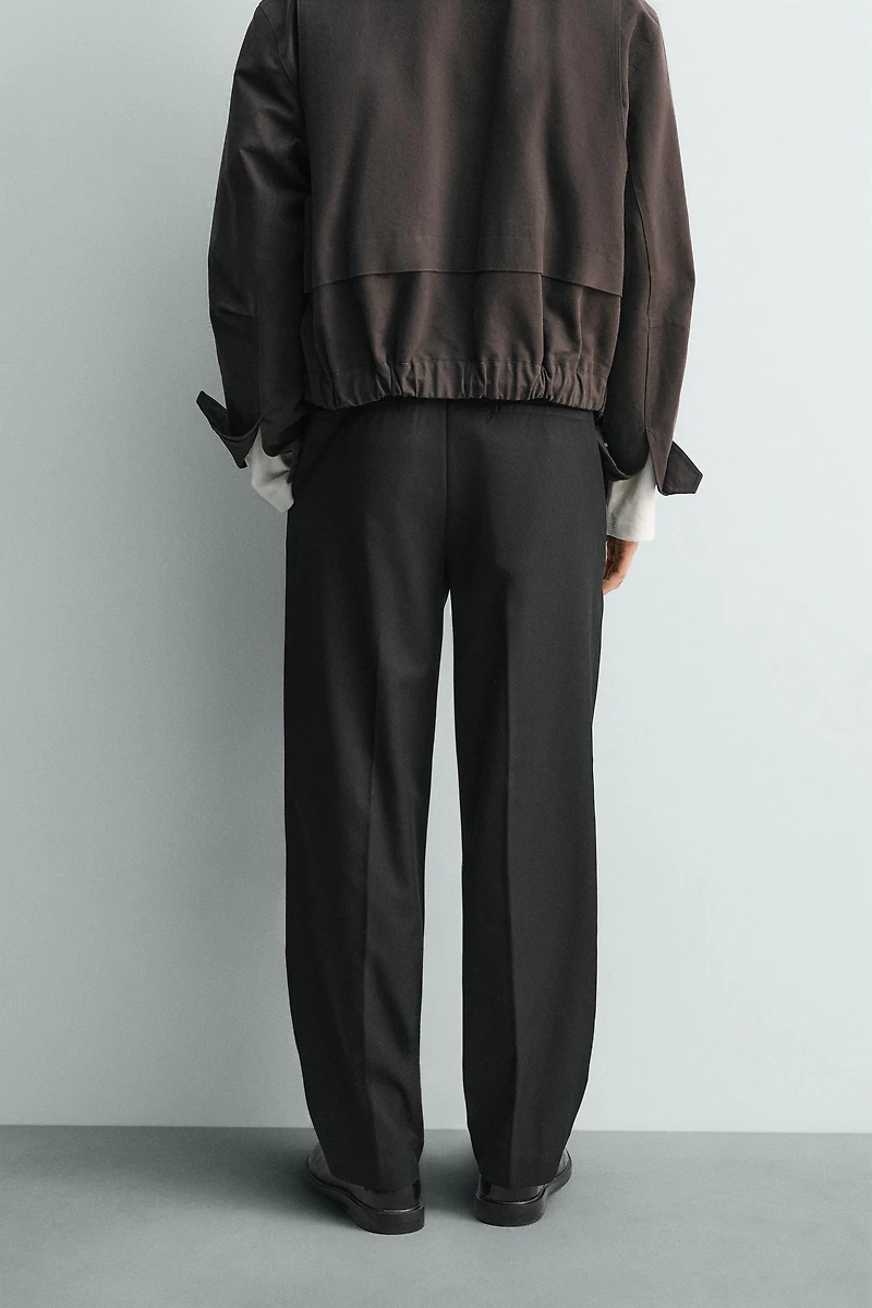 PLEATED STRAIGHT FIT PANTS