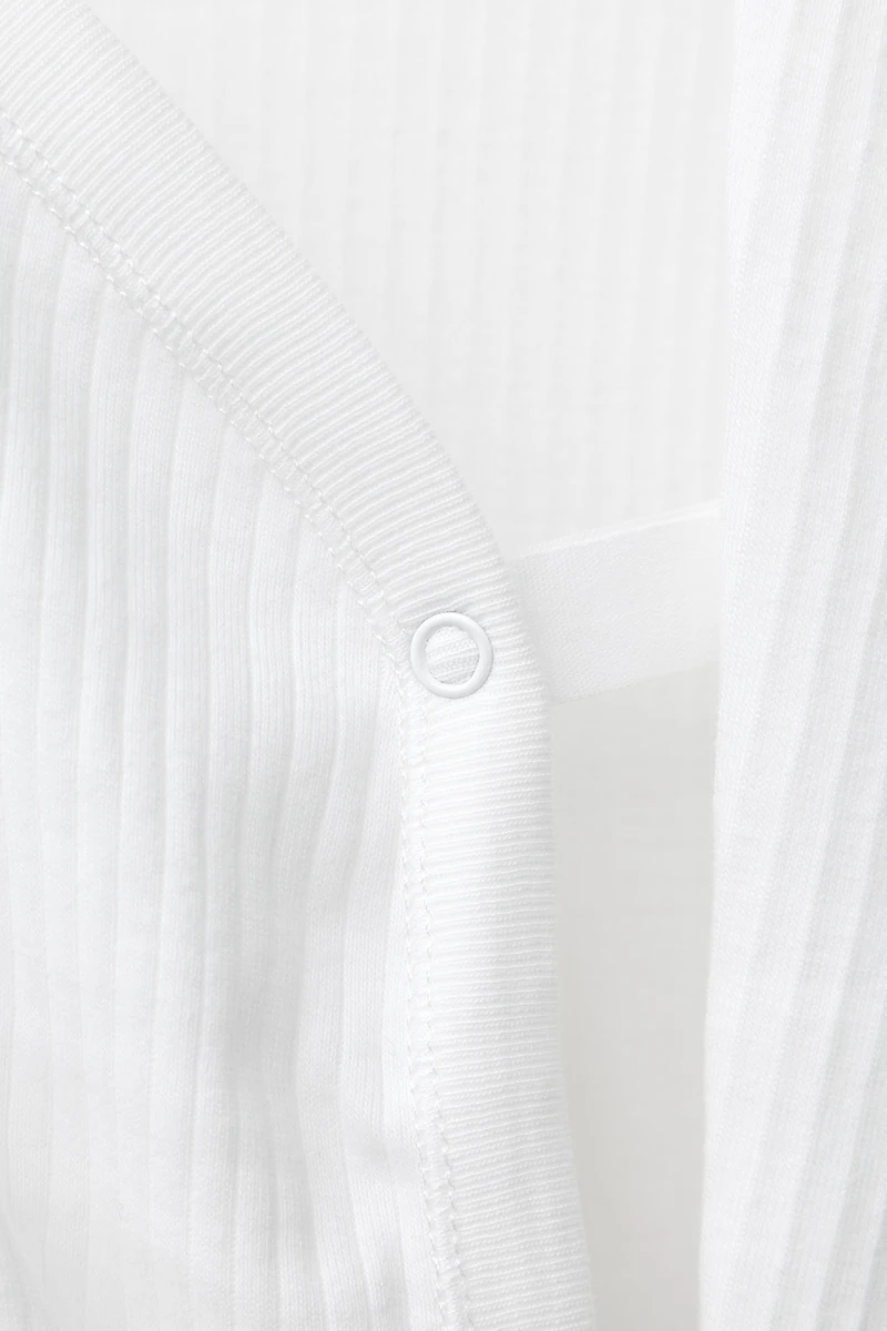 LOT DE TROIS BODYS MANCHES COURTES COL KIMONO