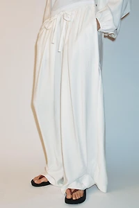 PANTALON FLUIDE À BAS AJUSTABLE