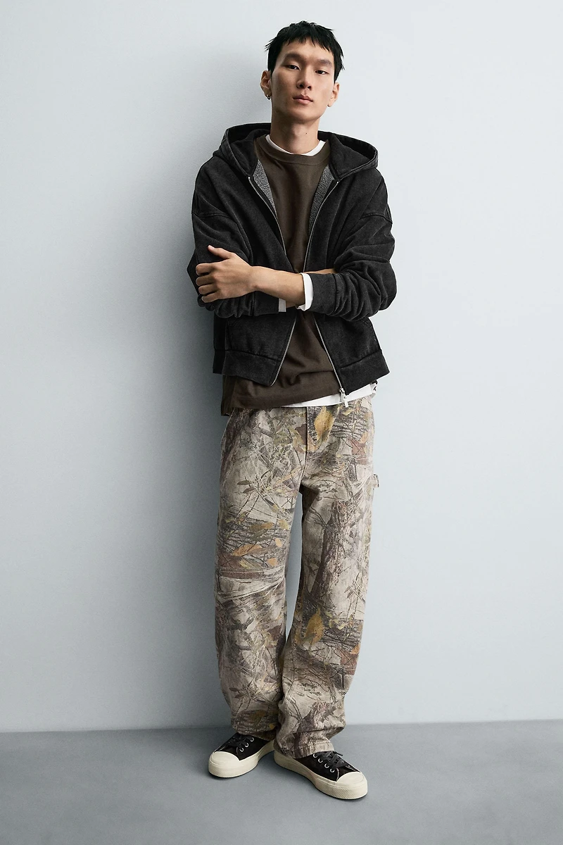 PANTALON COUVREUR IMPRIMÉ ABSTRAIT