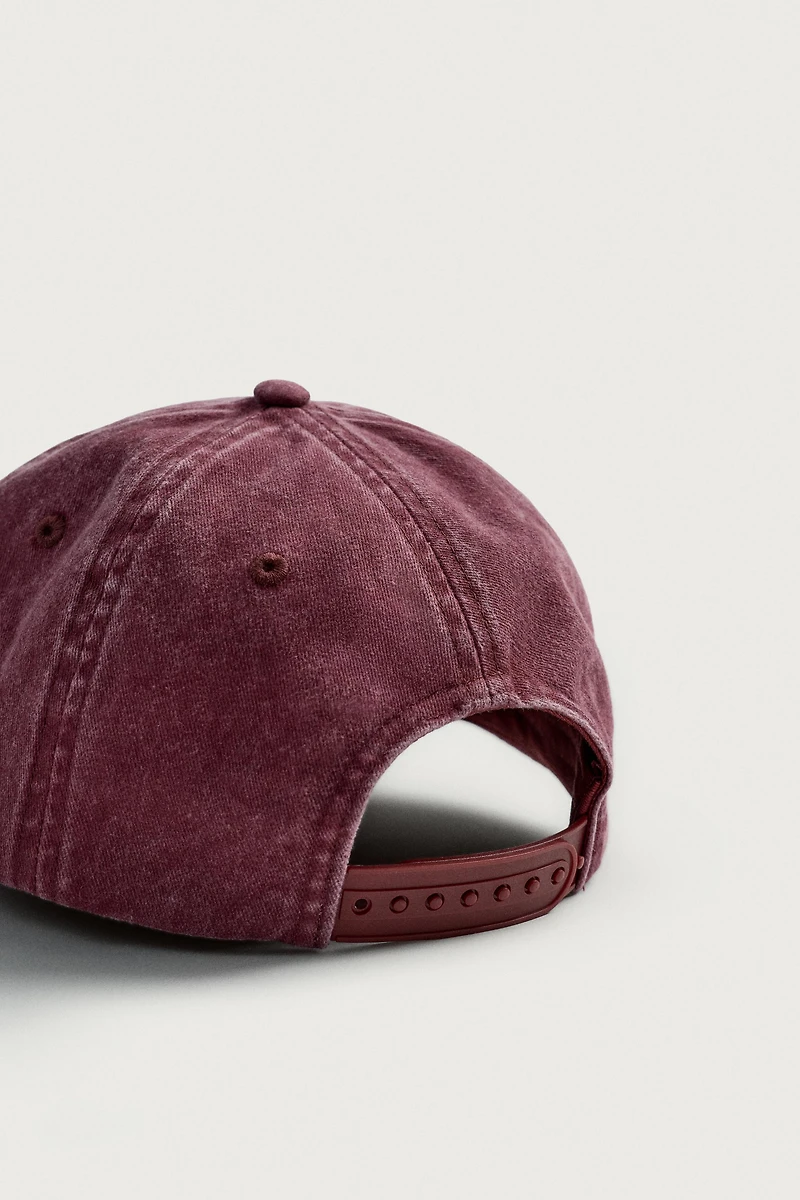 CASQUETTE DÉLAVÉE À INSCRIPTION