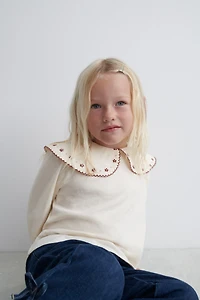 EMBROIDERED PETER PAN COLLAR T-SHIRT