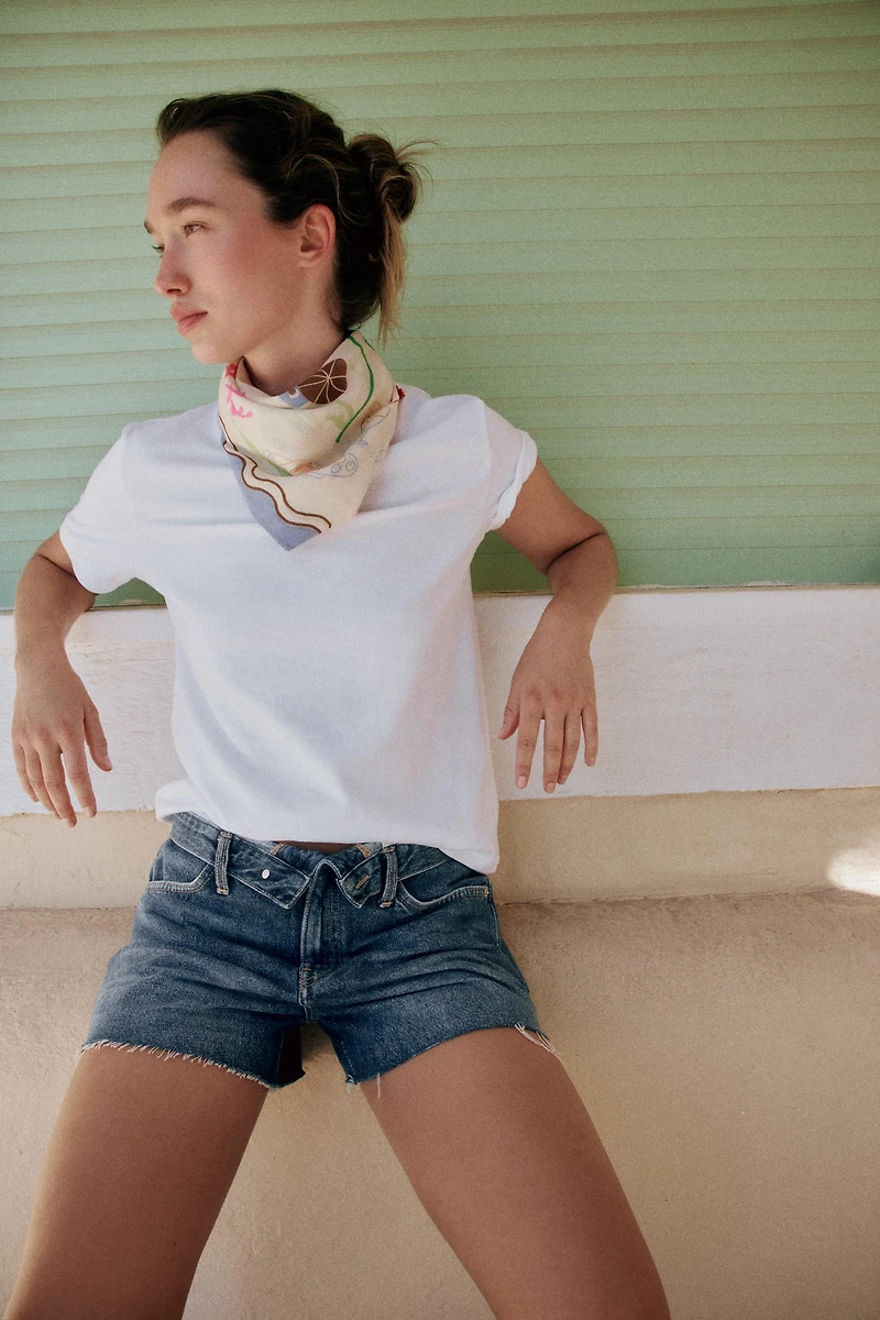 LOW-RISE CUFFED SHORTS
