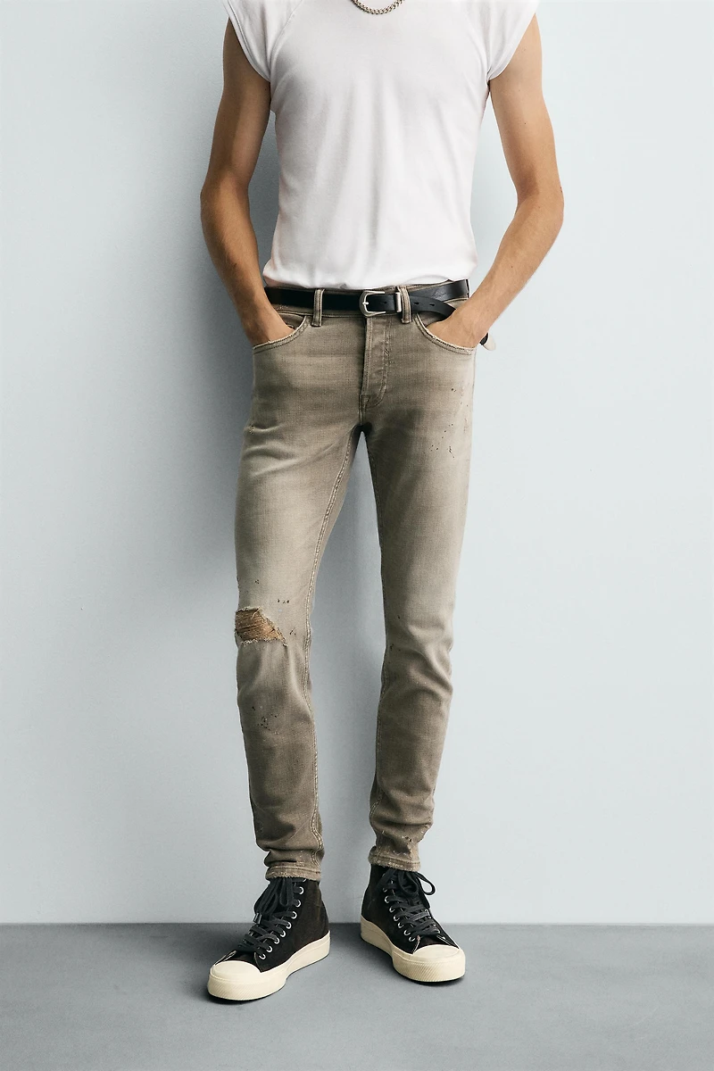 RIPPED SKINNY FIT JEANS