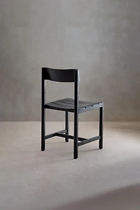 CHAIR 04