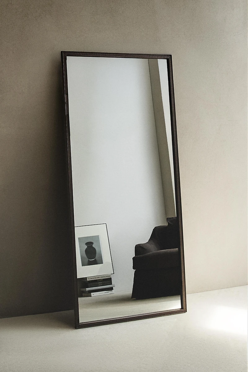 WOODEN FRAME MIRROR