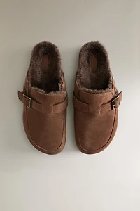 WARM LEATHER CLOGS WITH BUCKLE