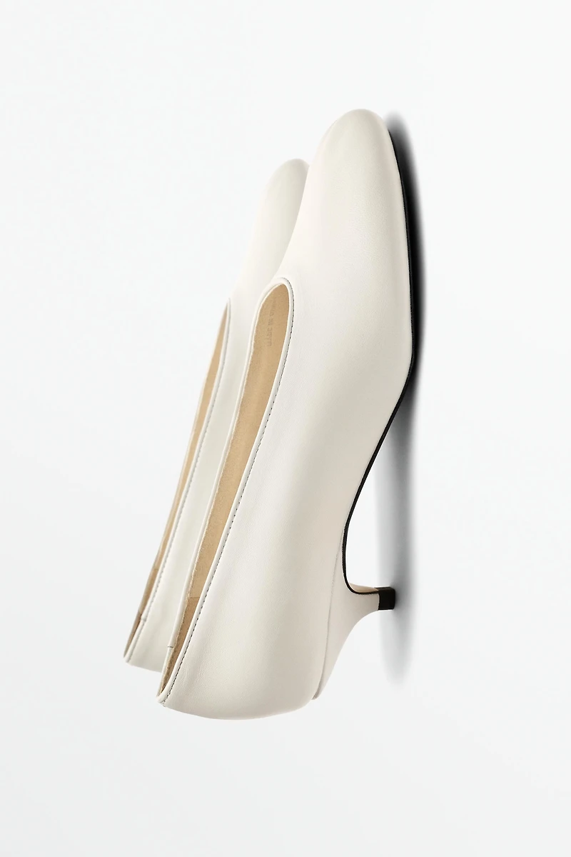 Soft leather heel shoe