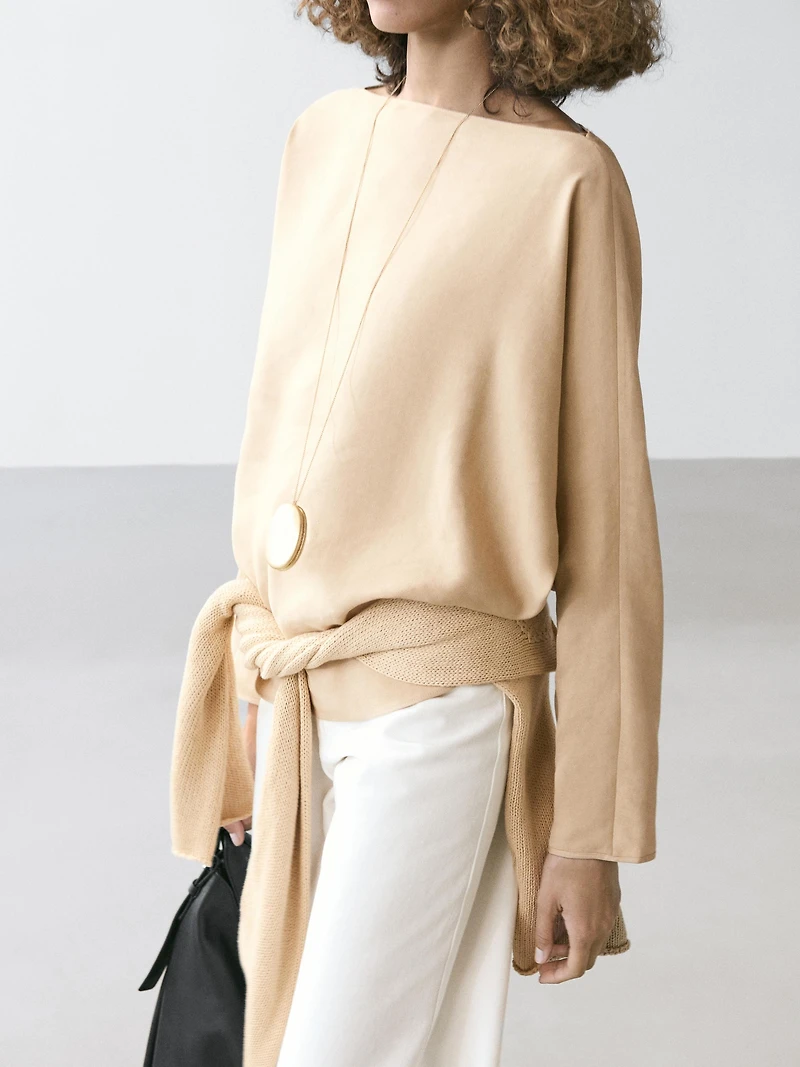Flowing boat neck shirt