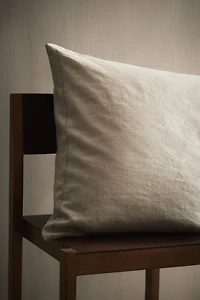 PADDED LINEN CUSHION COVER FOR QUILTS WITH DOTS