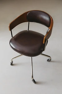 OFFICE CHAIR WITH WHEELS