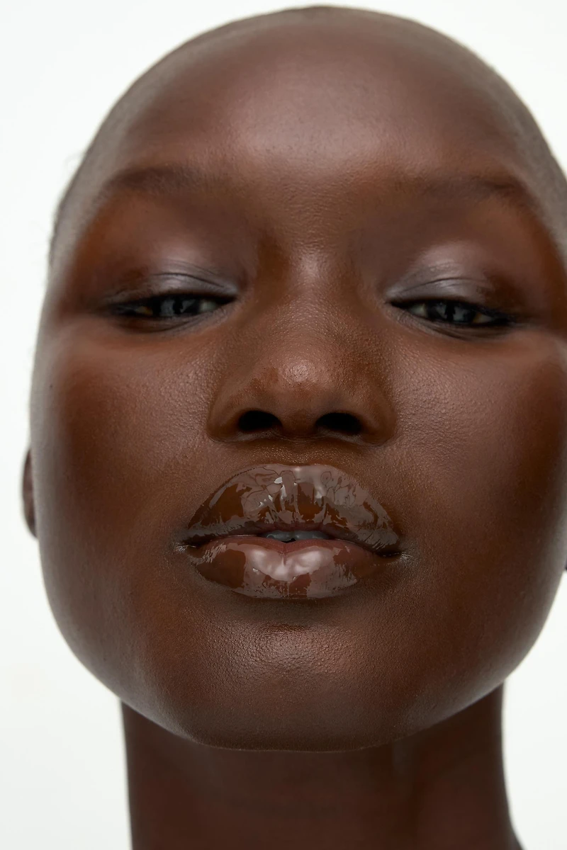 LIP OIL