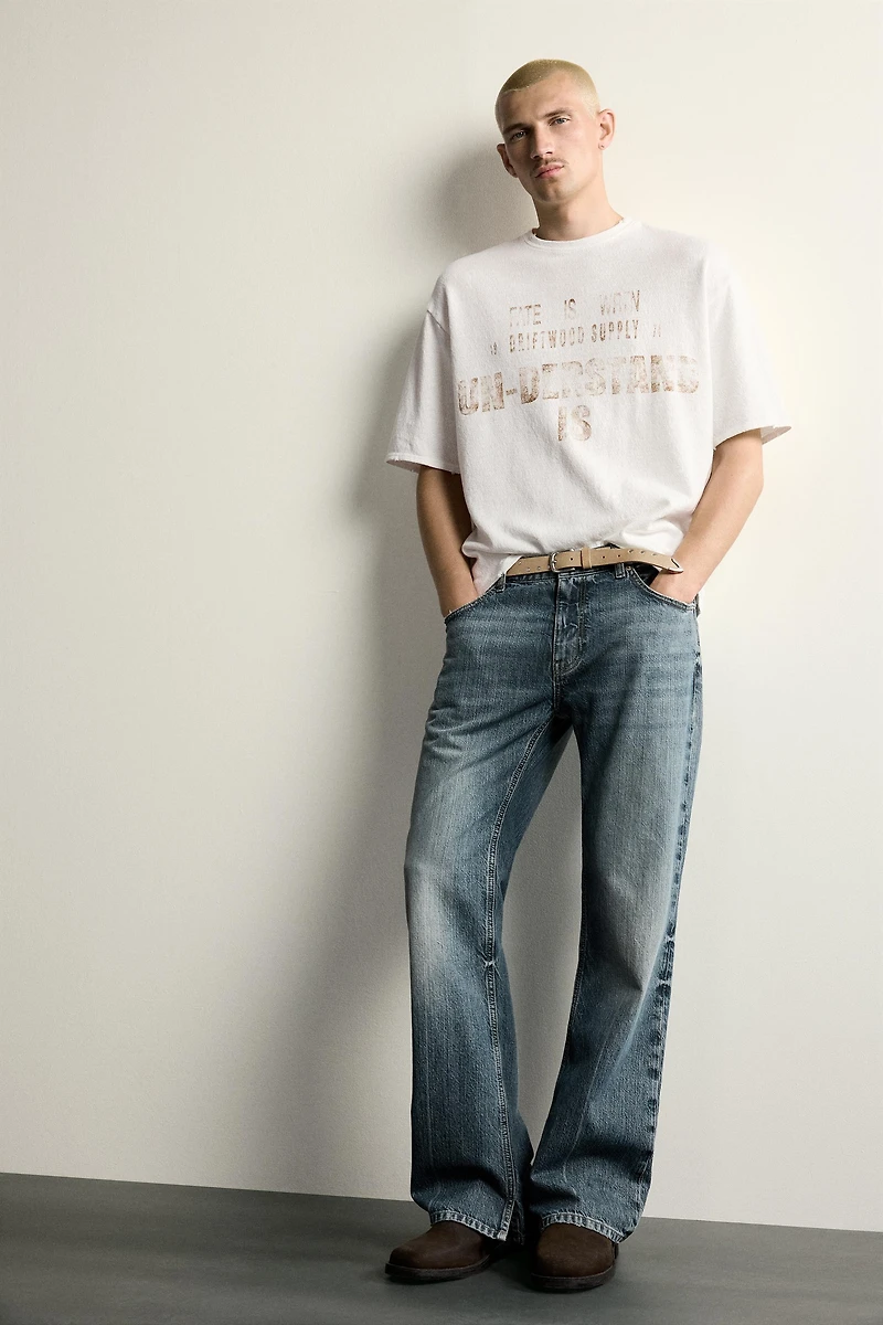 T-SHIRT EN MAILLE À IMPRIMÉ DÉLAV