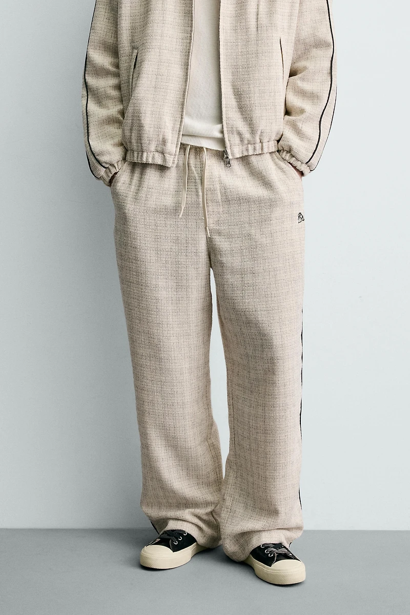 PANTALON DE JOGGING STRUCTURÉ À BANDE CONTRASTANTE