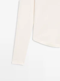 Long sleeve T-shirt with rounded hem