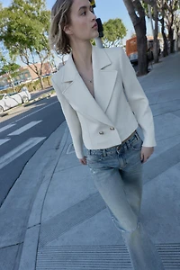 CROPPED DOUBLE-BREASTED BLAZER