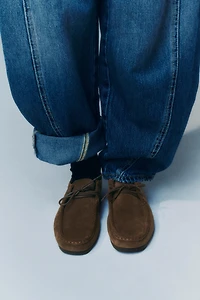 STITCHED LEATHER SHOES