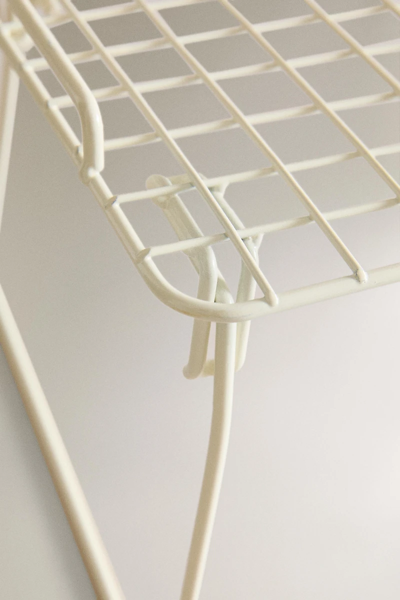 FOLDABLE LACQUERED METAL RACK