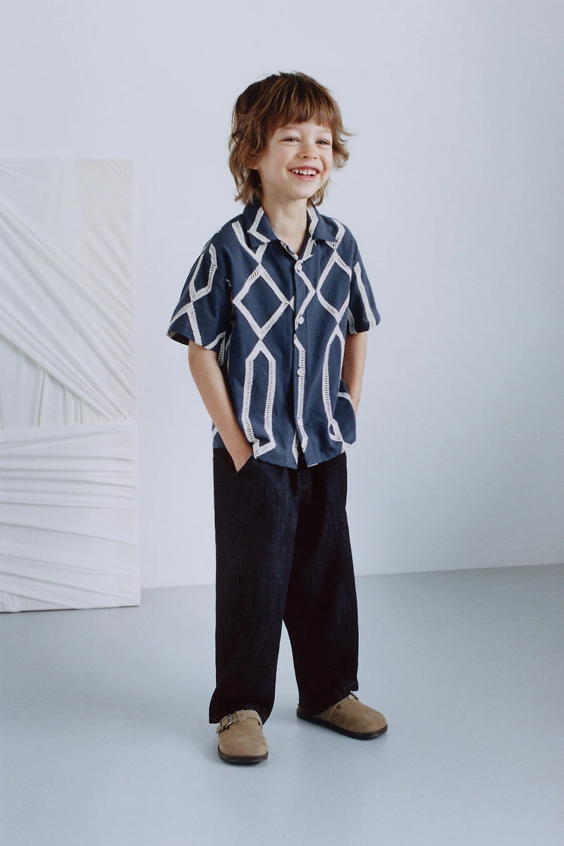 CONTRAST PRINT SHIRT