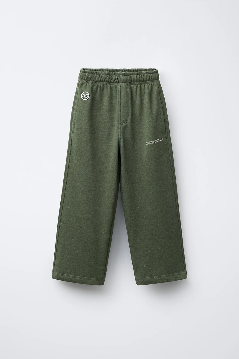 PLUSH SWEATSHIRT AND PANTS SET WITH TEXT PRINT