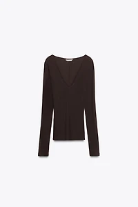 V-NECK T-SHIRT