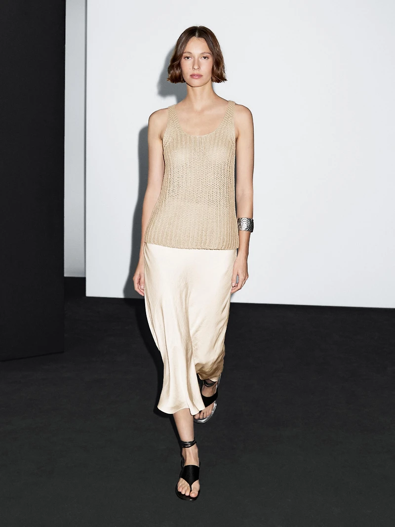Linen knit top with round neckline