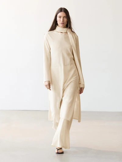 Total look flowing tunic dress
