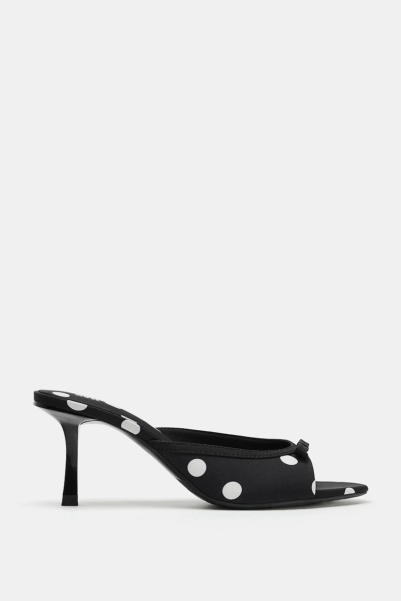 PRINTED BOW SANDALS