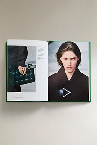 THE LITTLE BOOK OF BOTTEGA VENETA (ENGLISH)