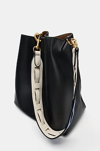 BUCKET BAG WITH HANDLE DETAIL