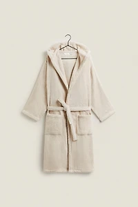 EXTRA SOFT HOODED BATHROBE (380 GXM²)