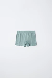 AGES 8-14 / THREE-PACK SEAMLESS BOYSHORTS