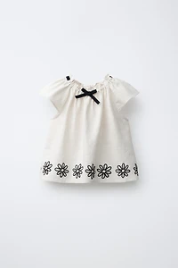 EMBROIDERED FLORAL BLOUSE