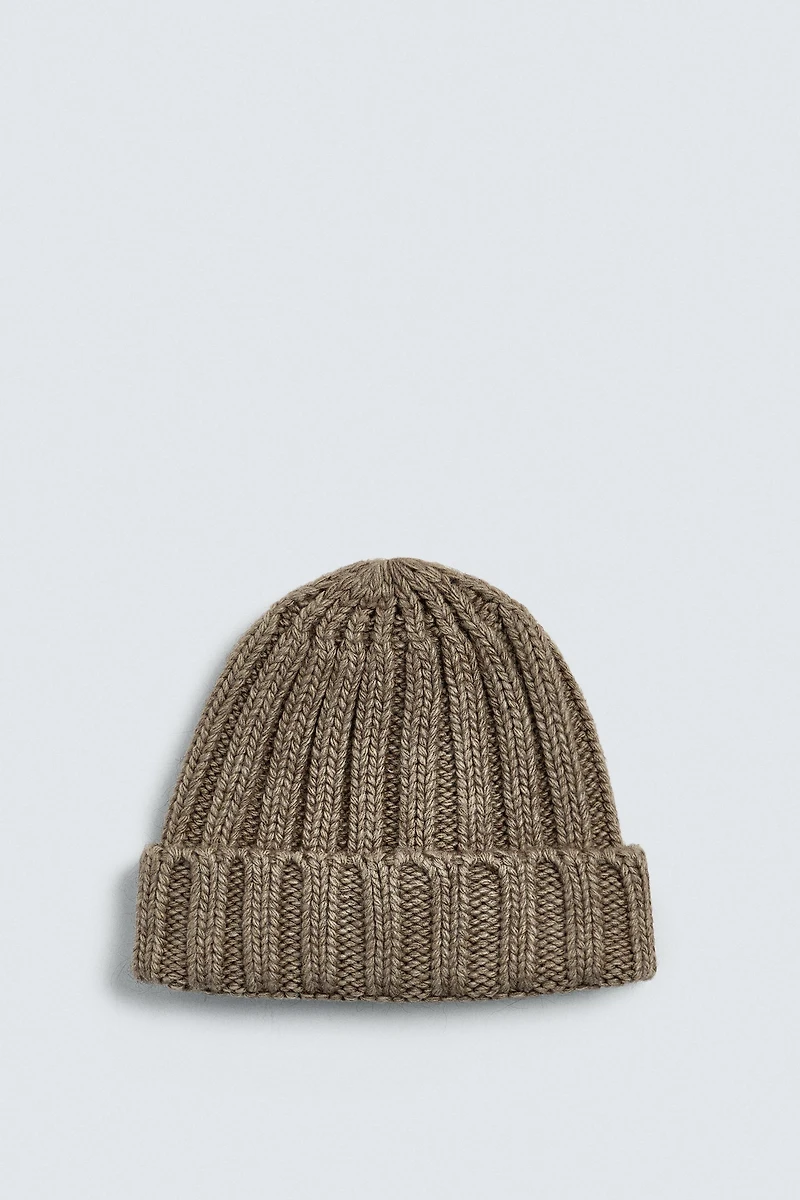 RIBBED BEANIE