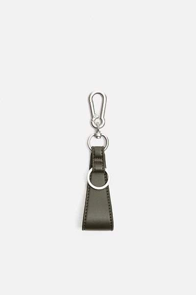 SMOOTH KEYCHAIN