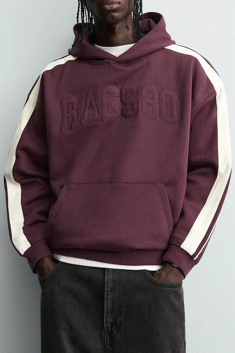 CONTRAST STRIPED PATCH SWEATSHIRT
