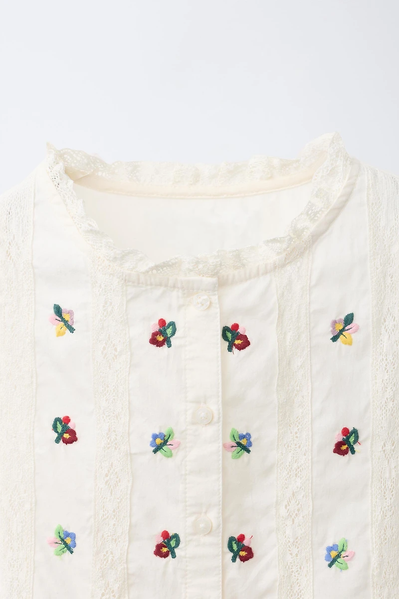 EMBROIDERED LACE BLOUSE