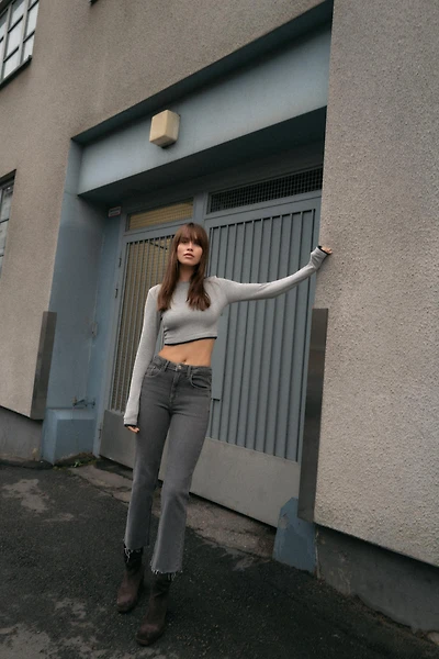 TRF HIGH-WAISTED CROPPED FLARE JEANS