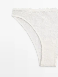 Scalloped lace briefs