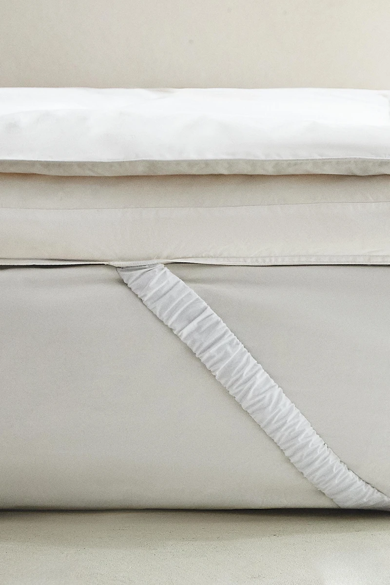 DOWN MATTRESS TOPPER