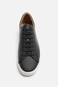 BASIC SNEAKERS