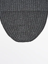 Ribbed 100% cashmere beanie
