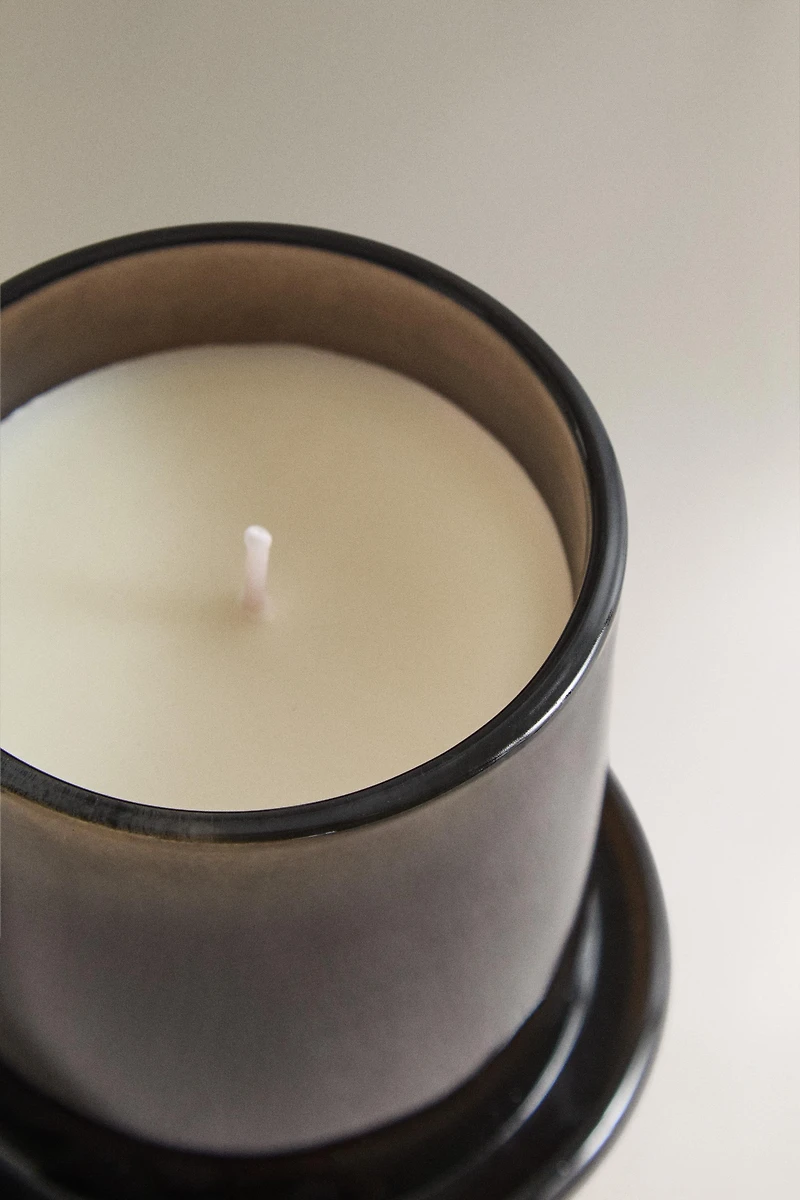 (140 G) AMBER MYTH SCENTED CANDLE