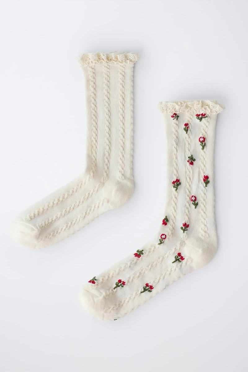 EMBROIDERED FLORAL LACE SOCKS